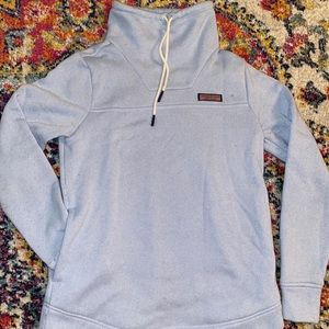 Vineyard vines pull over